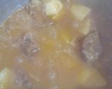 A picture of step 3 of Mutton alu shorba.