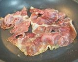 A picture of step 1 of Pasta with rocket, mushrooms and crunchy ham.