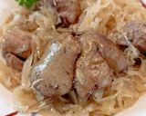 Sertés pecsenye, majoránnás csirkemájjal, savanyúkáposztával recept fázis 6 fotója