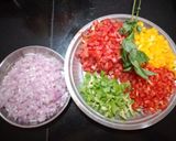 ब्रेड पिझ्झा (Bread pizza Recipe In Marathi) रेसिपी स्टेप 1 फोटो 