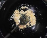 Foto langkah ke 2 dari resep Bayam Kuah Tomat Telur.