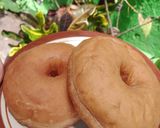Foto langkah ke 5 dari resep Donat coklat.