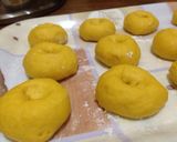 Foto langkah ke 7 dari resep Pumpkin Donut.