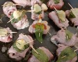 Foto del passaggio 5 della ricetta Involtini di Carpaccio