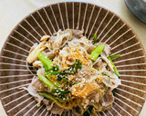 A picture of step 3 of Easy Layered steam pork with beansprouts and mushrooms.