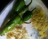 A picture of step 5 of Chicken mtr pulao.