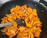 Foto del paso 2 de la receta: Crema de calabaza 🎃