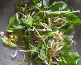 Foto langkah ke 2 dari resep Tumis Bayam.