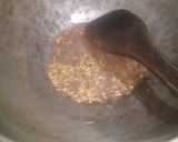 A picture of step 2 of Matar khasta kachori.