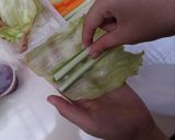 Foto langkah ke 5 dari resep Vietnam Spring Roll.