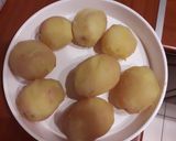 Rakott krumpli kétféle kolbásszal recept fázis 1 fotója