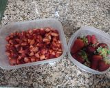 Foto del paso 1 de la receta: Postre de oreo con frutillas y crema