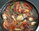 Hình bước làm 3 của món Cá linh kho cà chua