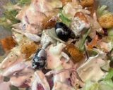 Hình bước làm 1 của món Salad lobster sốt mè rang