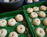 Foto langkah ke 3 dari resep Donat keju lembut.