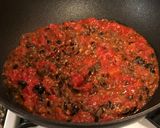 A picture of step 4 of Spaghetti Alla Puttanesca.