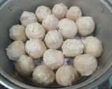 Foto langkah ke 4 dari resep Bakso Tahu Bulat.