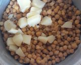 A picture of step 1 of Chana chaat serve with sev.