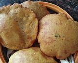 A picture of step 6 of Aloo Ki Puri.