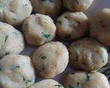 Foto langkah ke 5 dari resep Perkedel kentang sederhana.