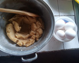 Foto del paso 3 de la receta: Croquembouche (masa choux y crema pastelera)