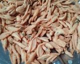 Foto langkah ke 7 dari resep Kue Bawang Gunting.