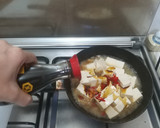 Foto langkah ke 5 dari resep Tumis Tahu Halus Pedas.