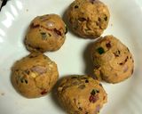 A picture of step 2 of Koki Paratha.