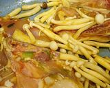 Hình bước làm 1 của món Má đùi gà hấp nấm