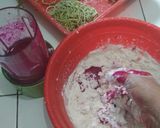 Foto langkah ke 2 dari resep Mie sari buah naga eggless.