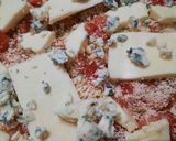 Foto del paso 4 de la receta: Pizza a los tres quesos