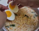 Foto langkah ke 6 dari resep Mie Instan Kuah Kari Susu.