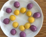 Hình bước làm 5 của món Lotus Flaky Moon Cakes (Bánh trung thu ngàn lớp hình hoa sen chay)