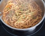 A picture of step 6 of Garlic White Wine Prawn Linguine.