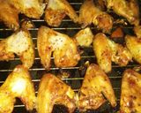 Foto del paso 3 de la receta: Alitas de pollo con papas al horno😋😋😋😋