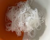 รูปขั้นตอนการทำที่ 3 ของ แกงร้อนใส่วุ้นเส้น (แกงฟัก)