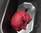 Gambar langkah 3 resipi Donut Bunga Red Velvet.