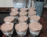 Foto del paso 7 de la receta: Copa doble mousse sobre base de galletas