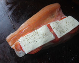 Foto del paso 7 de la receta: Truchas al grill doble con jamón y queso