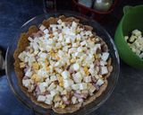 Foto del paso 2 de la receta: Tarta abierta de harina de espelta rellena de jamón y queso