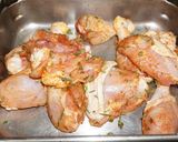 Foto del paso 2 de la receta: Trutros de pollo estofados con camote y yerbas frescas