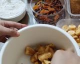 Foto langkah ke 1 dari resep Gluten free banana cake.