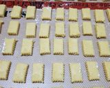 Foto langkah ke 5 dari resep Garlic cheese cookies.