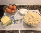 Foto del paso 1 de la receta: Pastel de almendras con glasé perfumado al ron