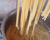 # 24 04 47 Bucatini tészta olajban eltett tonhalfilével, póréhagymával és sáfránnyal recept fázis 8 fotója