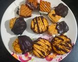 A picture of step 5 of Ice Cream Cookie Sandwiches.
