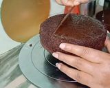 चॉकलेट चोको चिप्स केक (chocolate choco chips cake recipe in hindi) रेसिपी चरण 9 फोटो