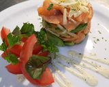 Foto del paso 4 de la receta: Tartaro de Salmón Ahumado, Palta y queso Parmesano