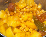 Foto del paso 8 de la receta: Garbanzos con chorizo de pavo y patatas