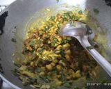 हरी प्याज़ का बेसन(Hari pyaz ka besan recipe in Hindi) रेसिपी चरण 2 फोटो